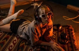 Comfort and Style: The Best Lightweight Headphones